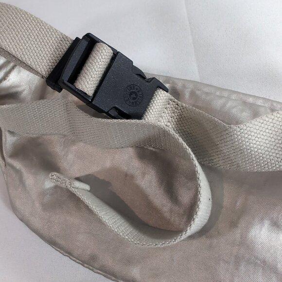 Kipling Fanny Pack Waist Belt Bag Metallic Gold Beige Unisex AC-7621-0LT Travel - Picture 4 of 15